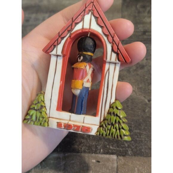 Hallmark 1976 Soldier wooden ornament Xmas decor - Picture 4 of 4